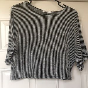 Black and white stripped crop top shirt